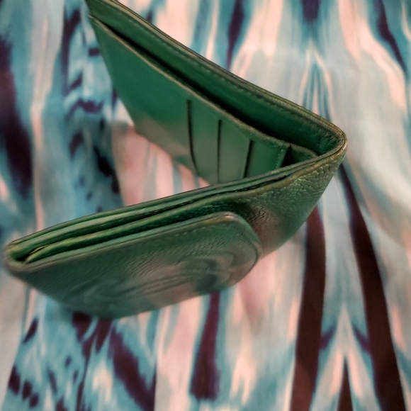 Chanel CC RARE EMERALD GREEN Timeless wallet with chain WOC - Picture 5 of 15